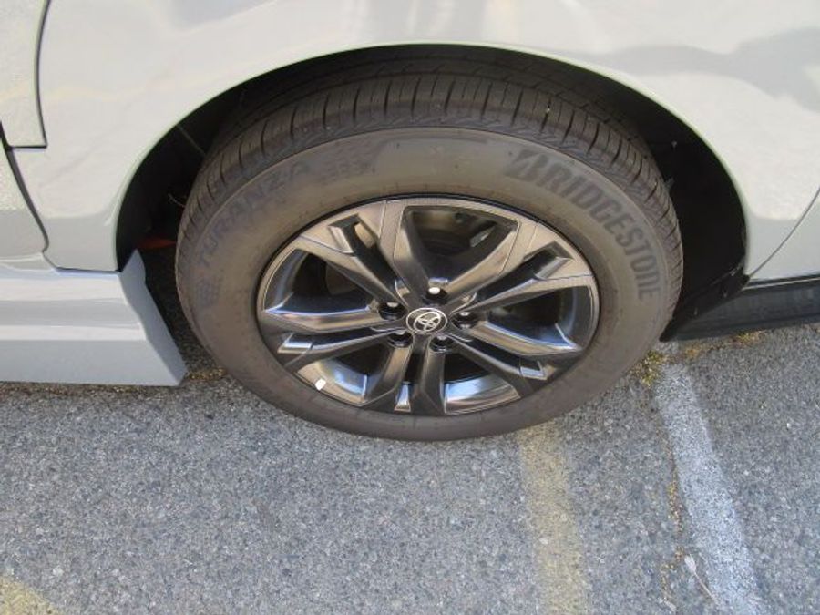 New 2025 Toyota Sienna Hybrid XSE Sport - VMI Side Entry Entry In Floor Automatic Ramp
