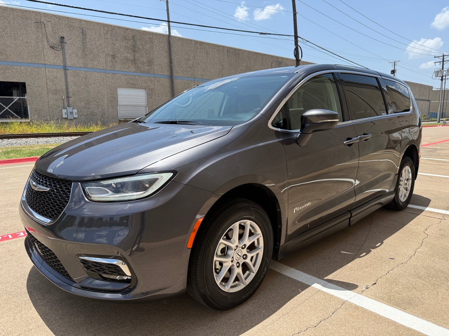 Used 2023 Chrysler Pacifica Touring L - BraunAbility Side Entry Fold Out Automatic Ramp