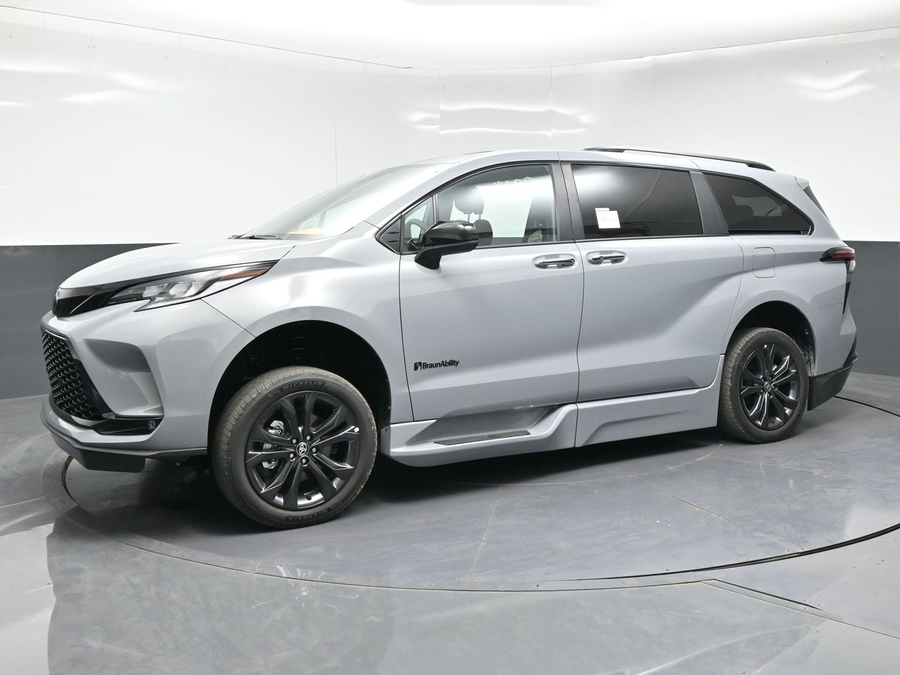 New 2026 Toyota Sienna Hybrid XSE Sport - BraunAbility Side Entry In Floor Automatic Ramp