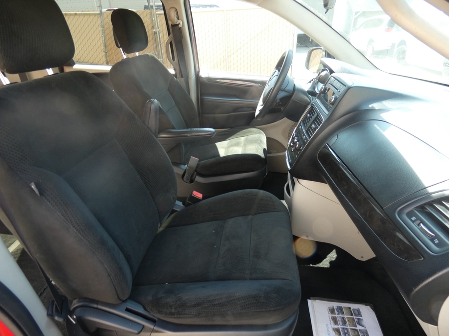 2016 Dodge Grand Caravan SE - Photo 18