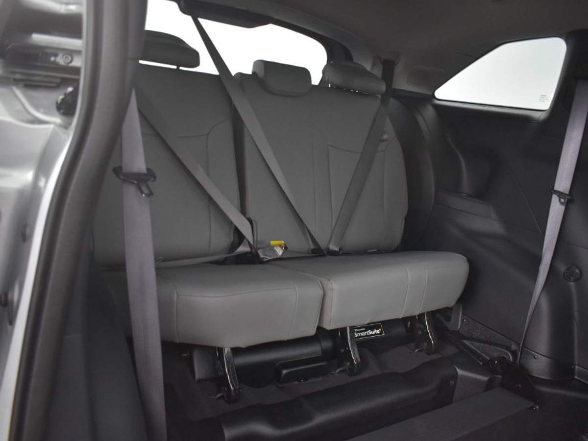 2025 TOYOTA SIENNA - Image 11