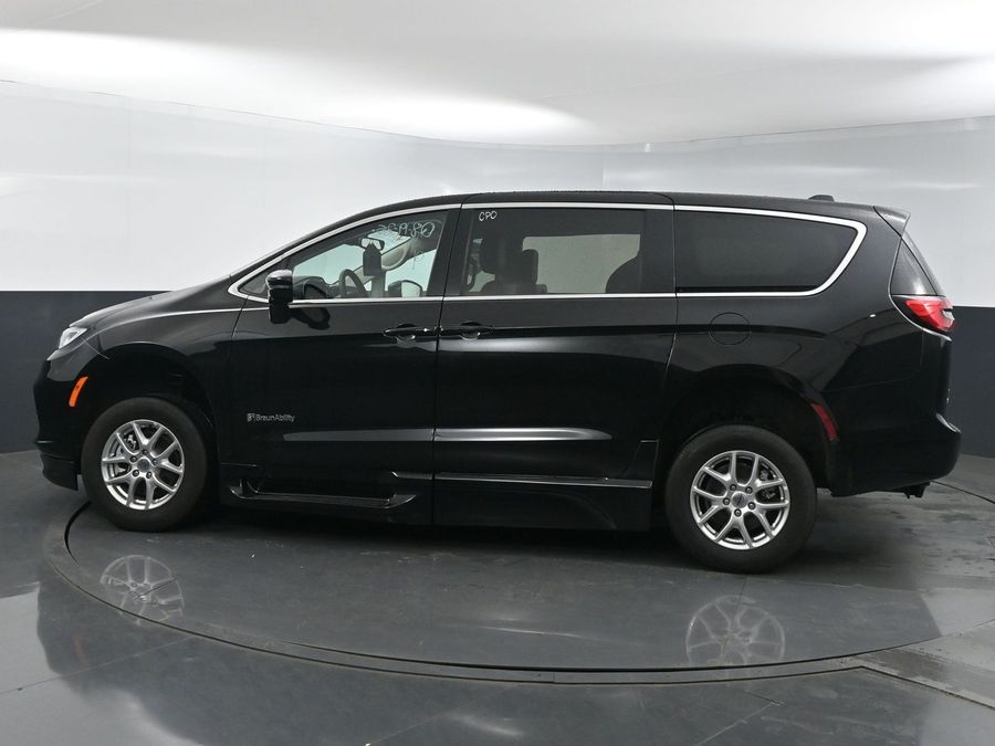 Used 2024 Chrysler Pacifica Touring L - BraunAbility Side Entry Entry Fold Out Automatic Ramp