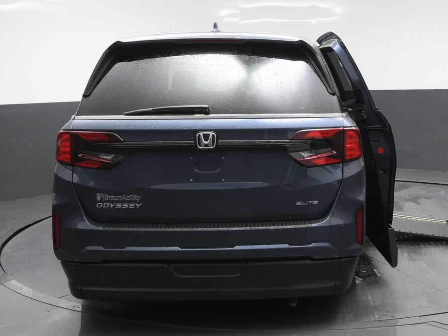 New 2026 Honda Odyssey Elite - BraunAbility Side Entry In Floor Automatic Ramp