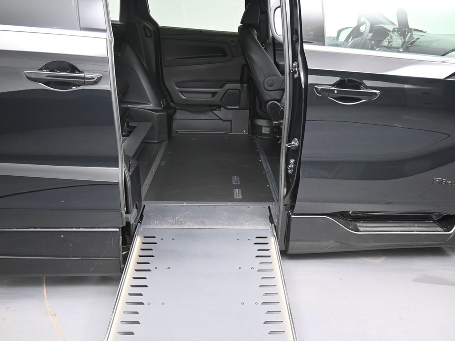 New 2026 Honda Odyssey Sport - BraunAbility Side Entry Entry In Floor Automatic Ramp