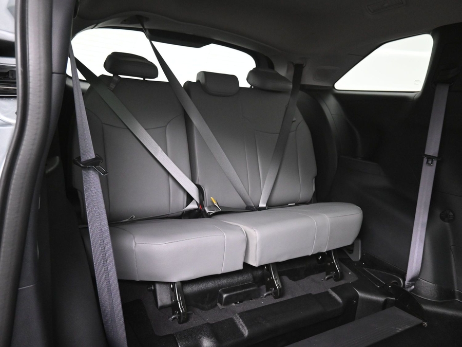 New 2025 Toyota Sienna Hybrid XLE Plus - BraunAbility Side Entry Entry In Floor Automatic Ramp