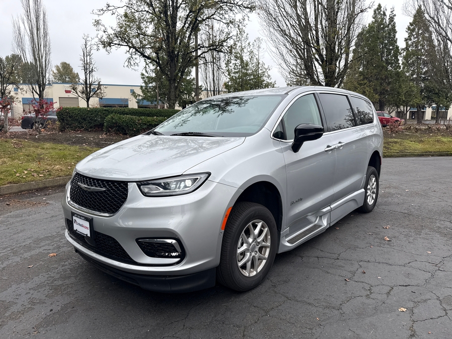 Used 2024 Chrysler Pacifica Touring L - BraunAbility Side Entry Entry In Floor Automatic Ramp
