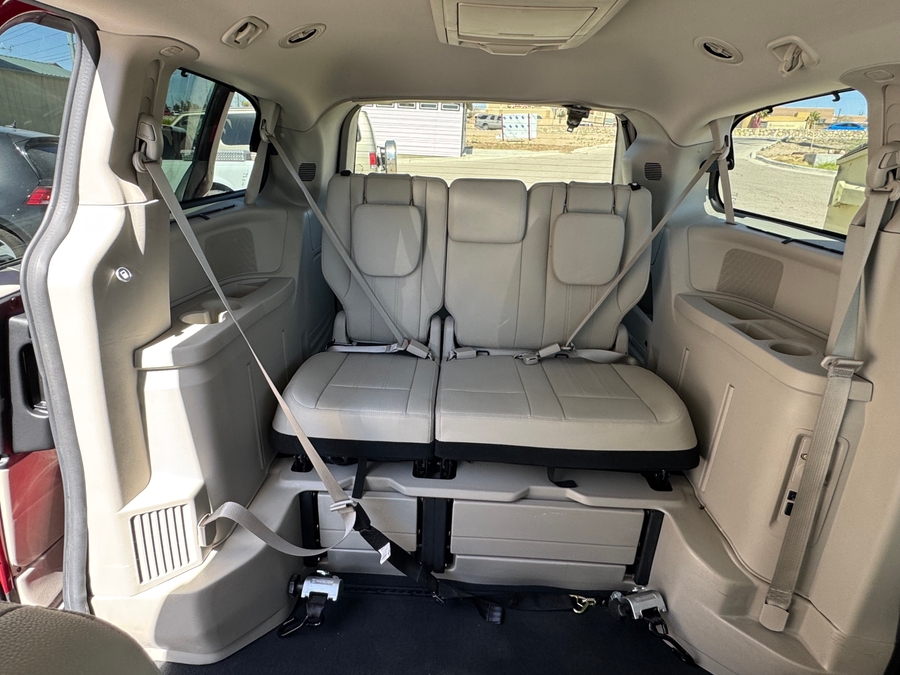 Used 2015 Chrysler Town and Country Touring-L - BraunAbility Side Entry Entry In Floor Automatic Ramp