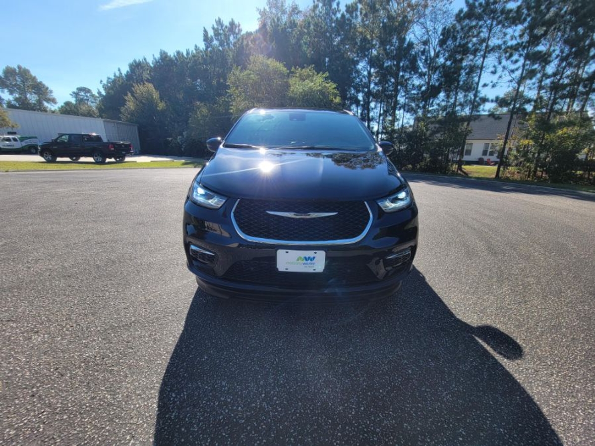 2025 CHRYSLER PACIFICA - Image 9