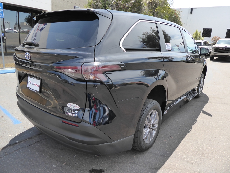 Used 2024 Toyota Sienna Hybrid LE Base - BraunAbility Side Entry Fold Out Automatic Ramp