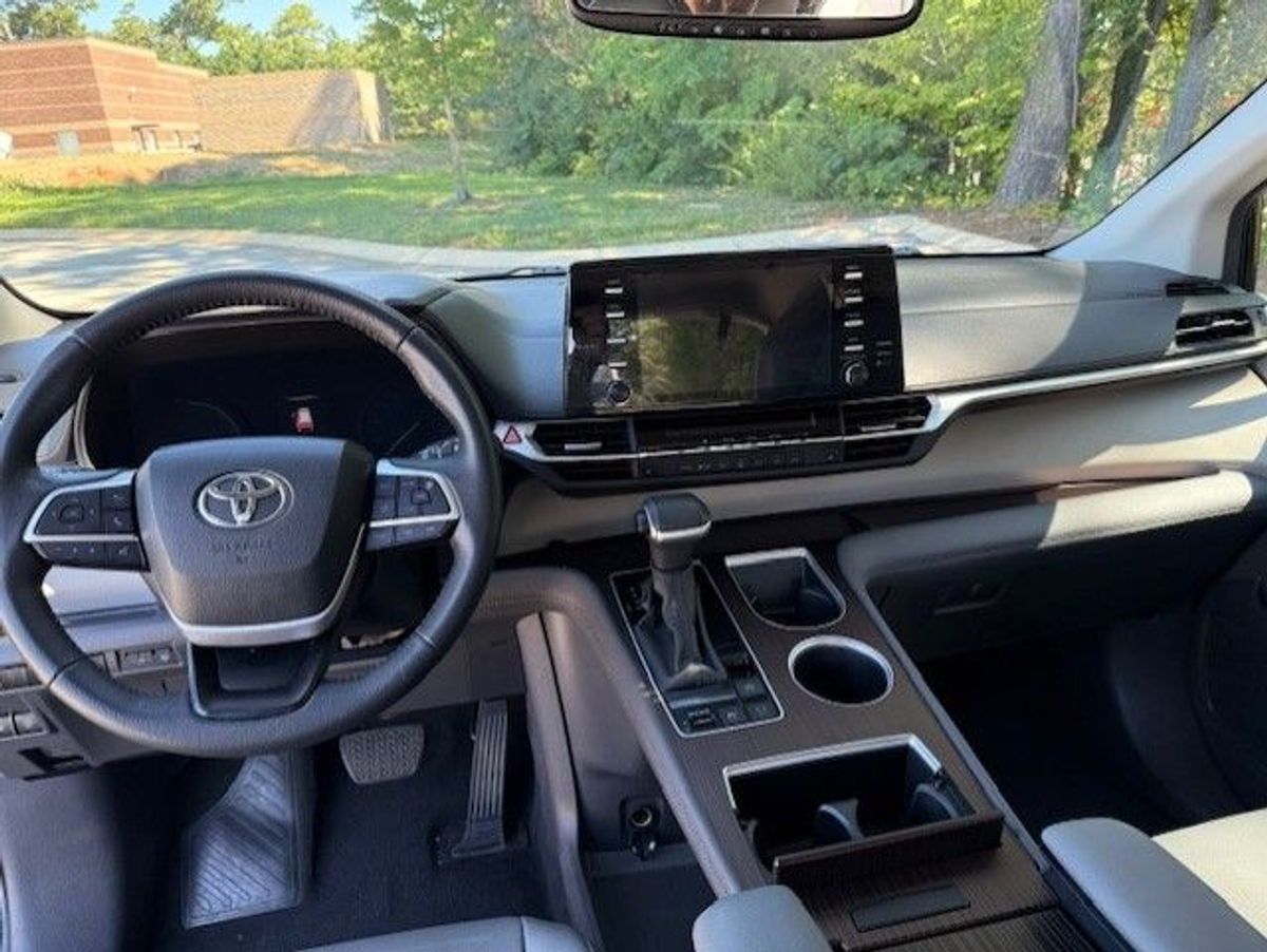 2024 TOYOTA SIENNA - Image 18