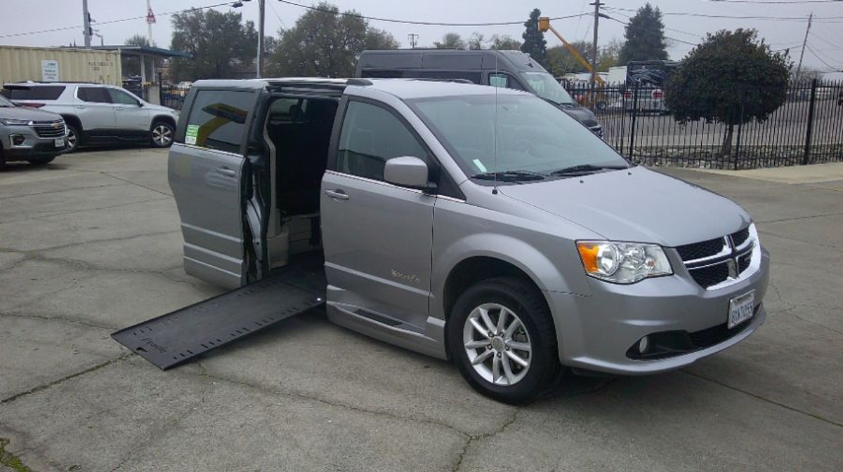 2018 DODGE GRAND CARAVAN - Image 9