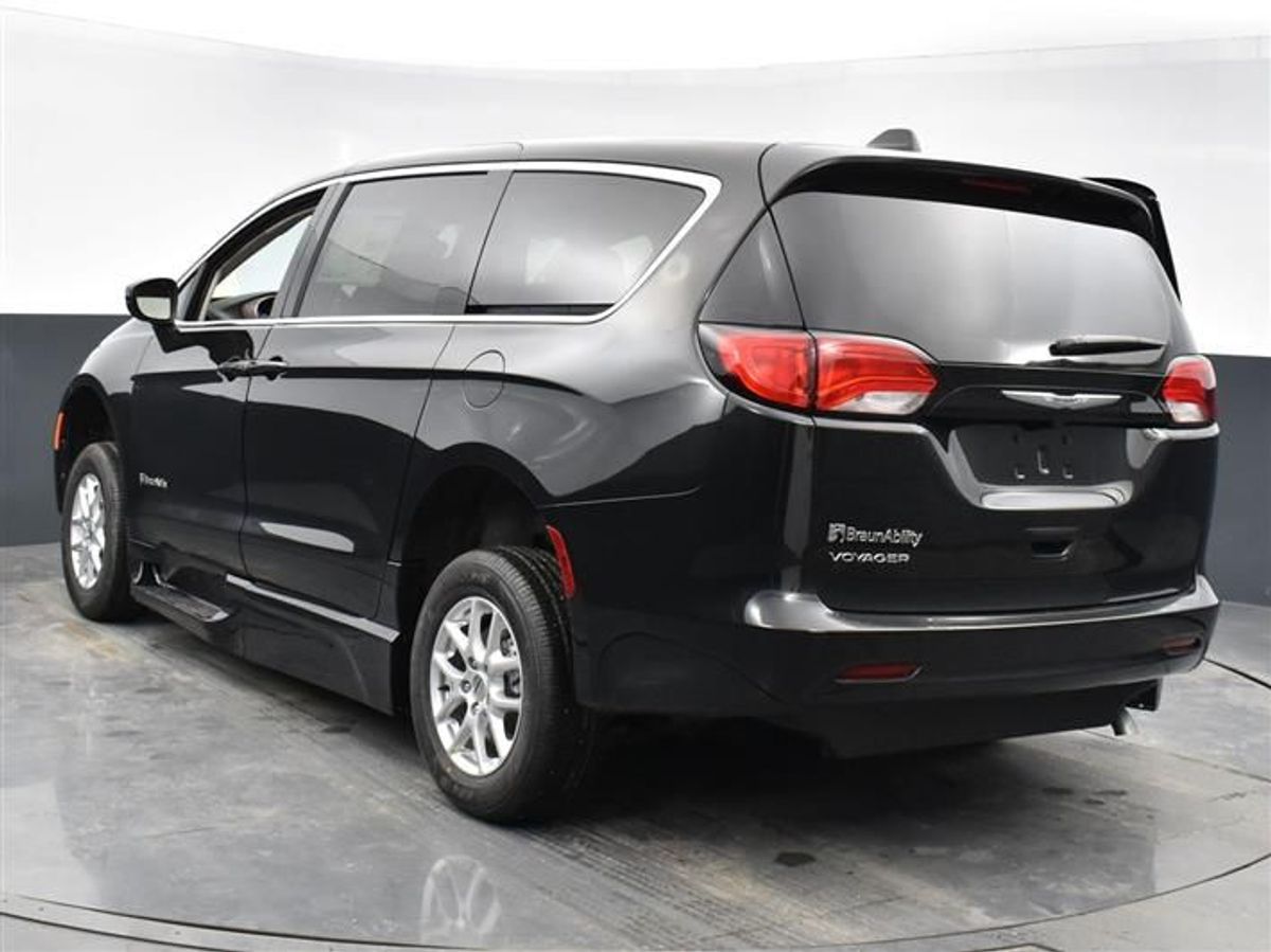 2023 CHRYSLER VOYAGER - Image 10