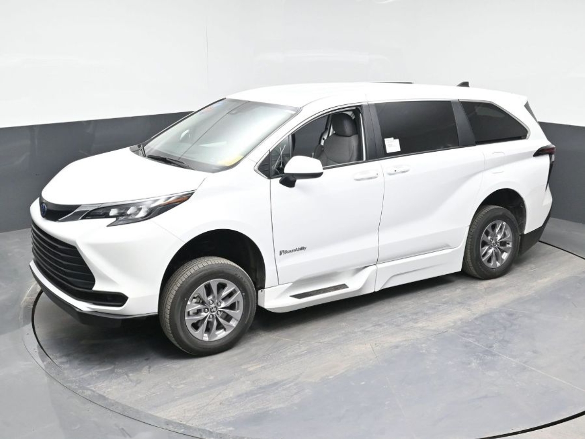 2025 TOYOTA SIENNA - Image 15