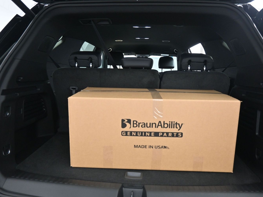 New 2026 Chevrolet Traverse 1LT Midnight - BraunAbility Side Entry In Floor Automatic Ramp