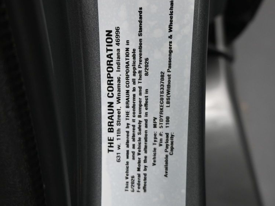 New 2026 Toyota Sienna Hybrid XLE Base - BraunAbility Side Entry Fold Out Automatic Ramp