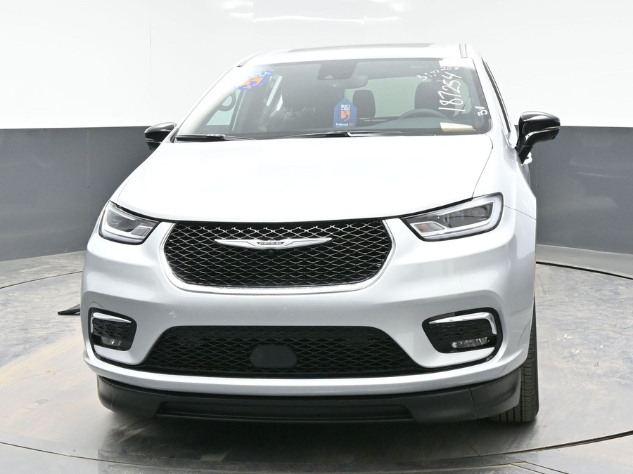 New 2026 Chrysler Pacifica Select Plus - BraunAbility Side Entry Entry In Floor Automatic Ramp