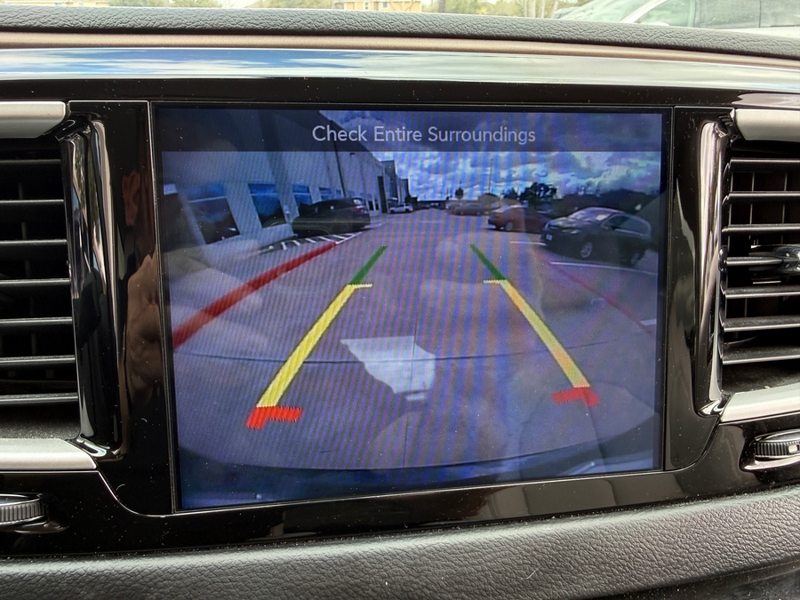 Blue Chrysler Pacifica image number 18