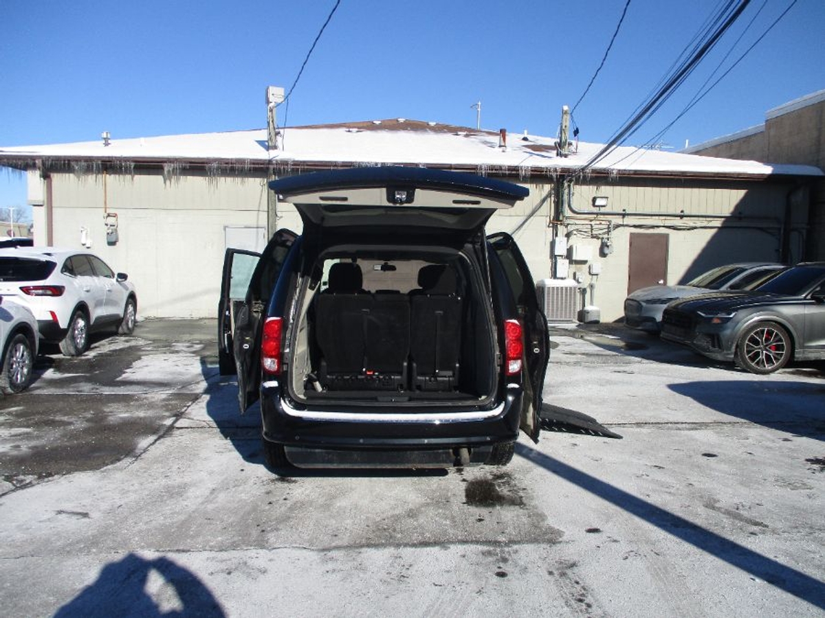 2013 DODGE GRAND CARAVAN - Image 9