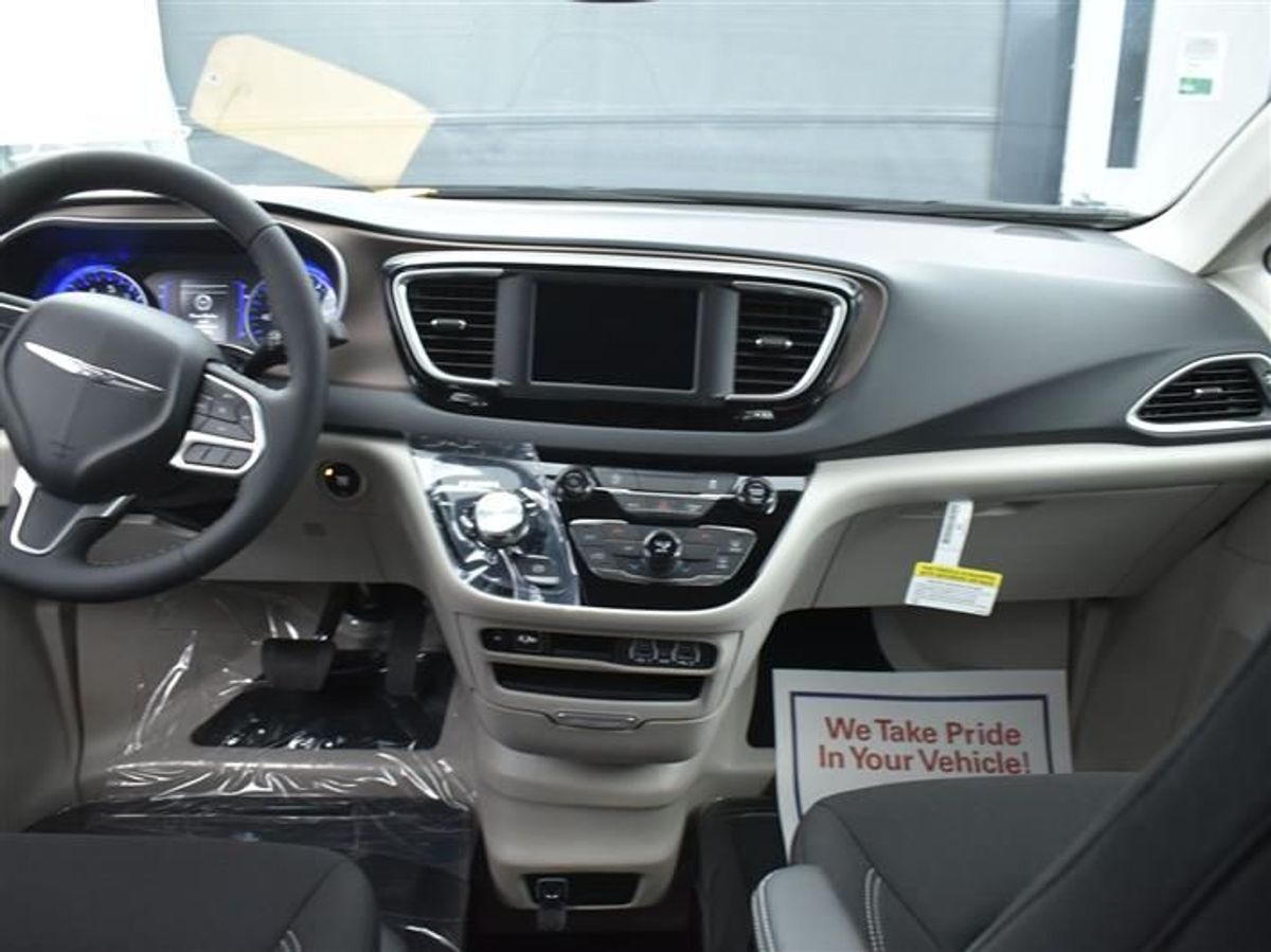 2023 CHRYSLER VOYAGER - Image 17