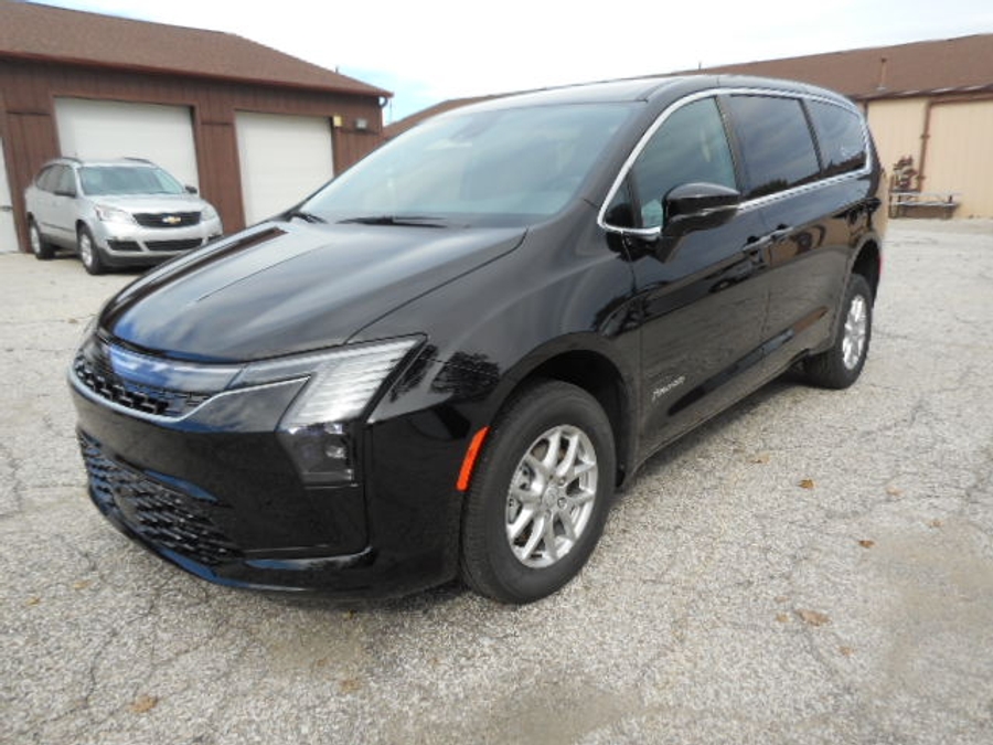 Black Chrysler Pacifica image number 2