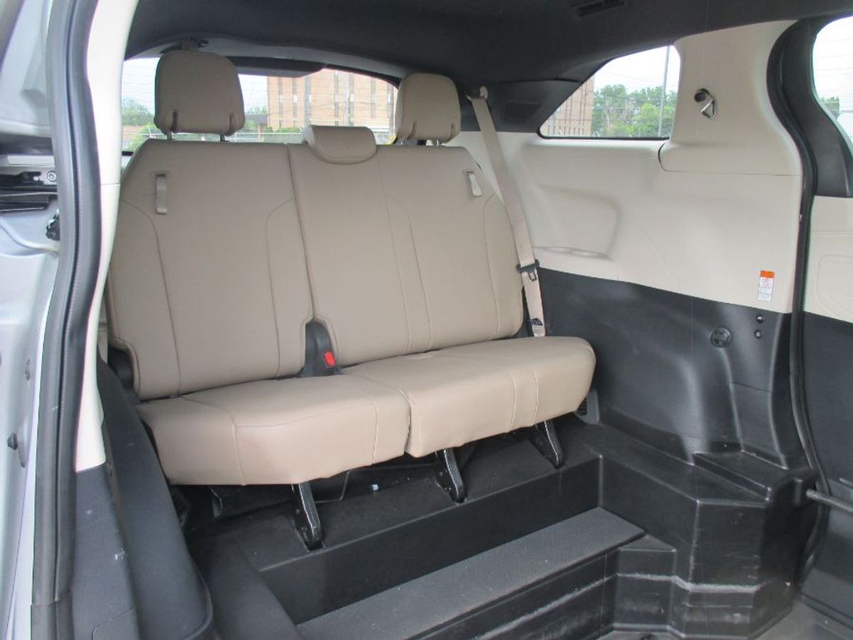 2022 TOYOTA SIENNA - Image 9