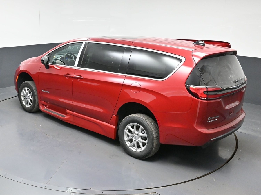 Red Chrysler Pacifica image number 22
