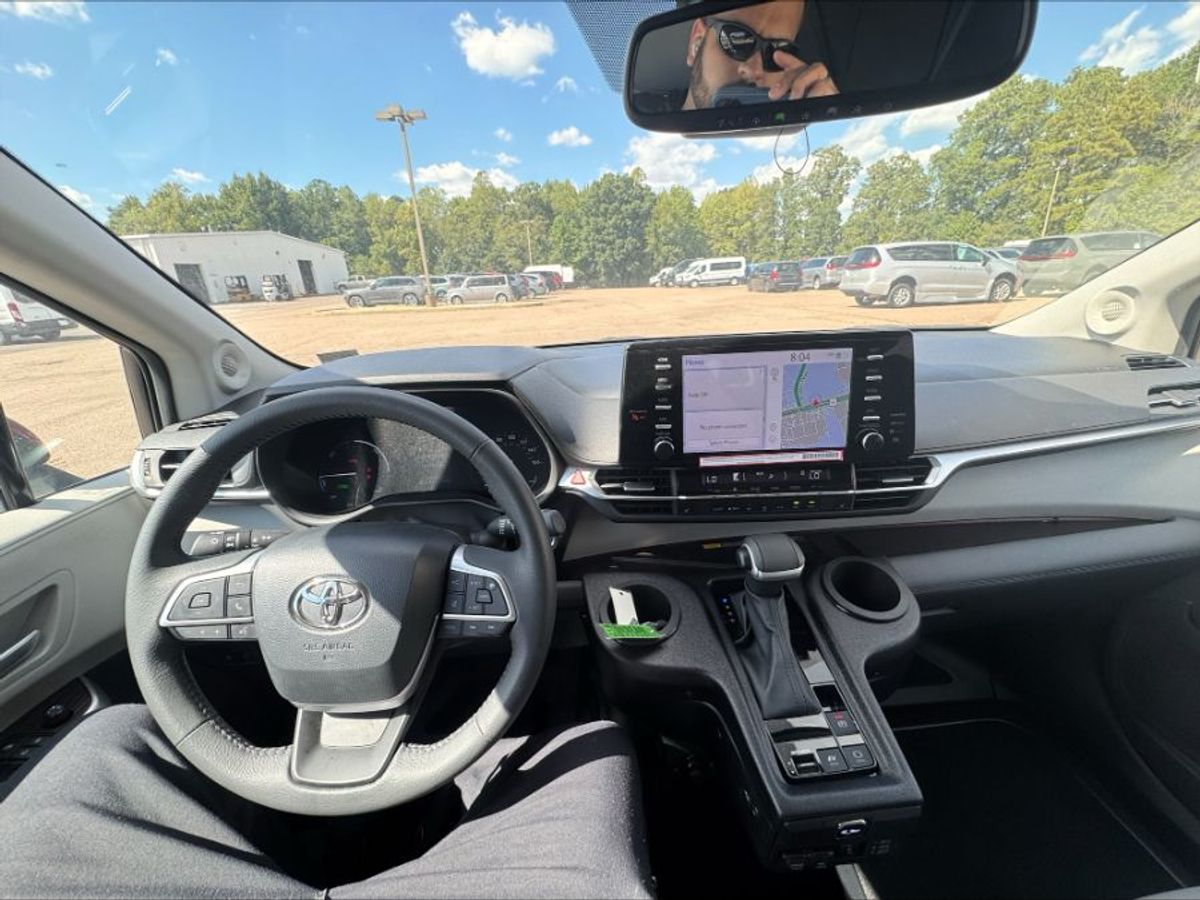 2024 TOYOTA SIENNA - Image 9