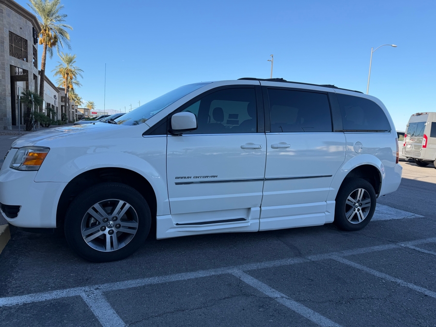 Used 2010 Dodge Grand Caravan SXT - BraunAbility Side Entry Fold Out Automatic Ramp