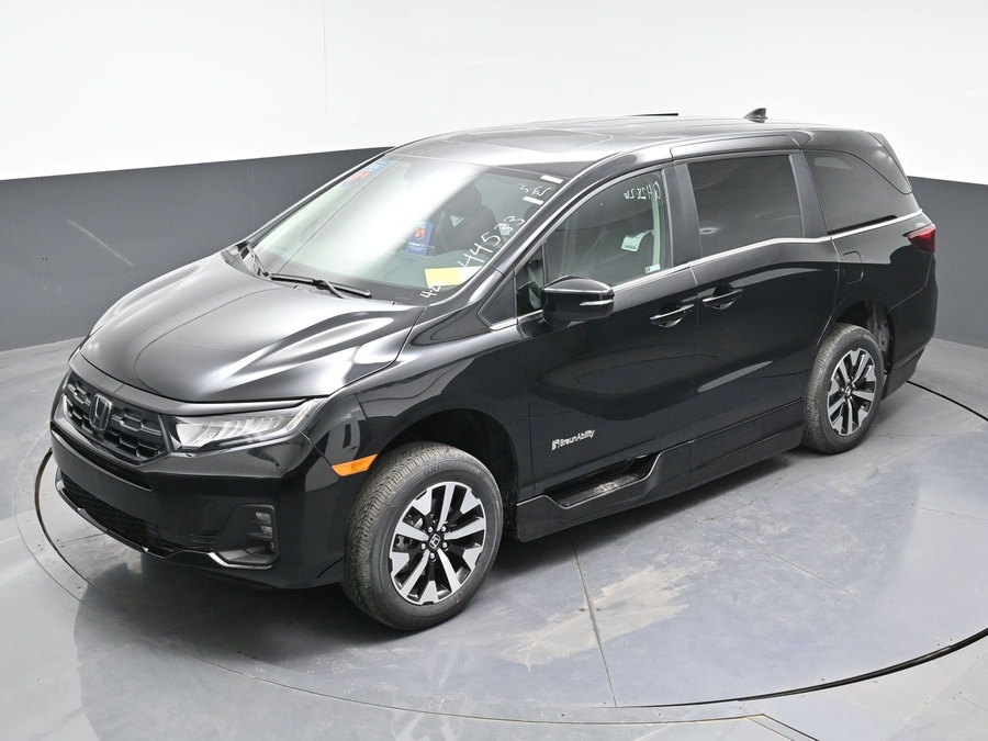 Black Honda Odyssey image number 20