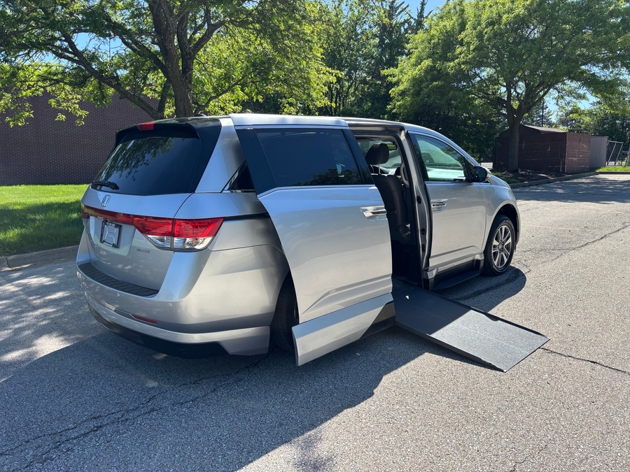 Used 2015 Honda Odyssey Touring Elite - VMI Side Entry Entry In Floor Automatic Ramp