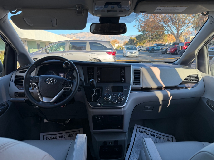 Used 2020 Toyota Sienna XLE Base - BraunAbility Side Entry Entry Fold Out Automatic Ramp