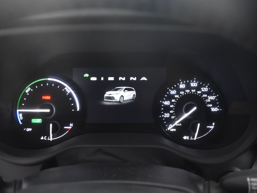 New 2025 Toyota Sienna Hybrid XLE Base - BraunAbility Side Entry Entry Fold Out Automatic Ramp