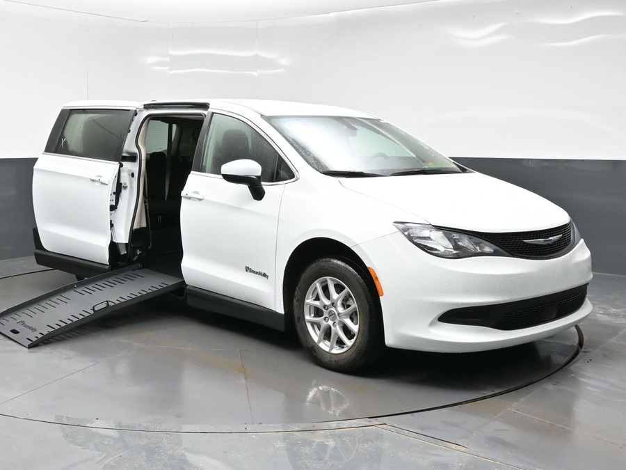 Used 2022 Chrysler Voyager LX - BraunAbility Side Entry Entry Fold Out Manual Ramp