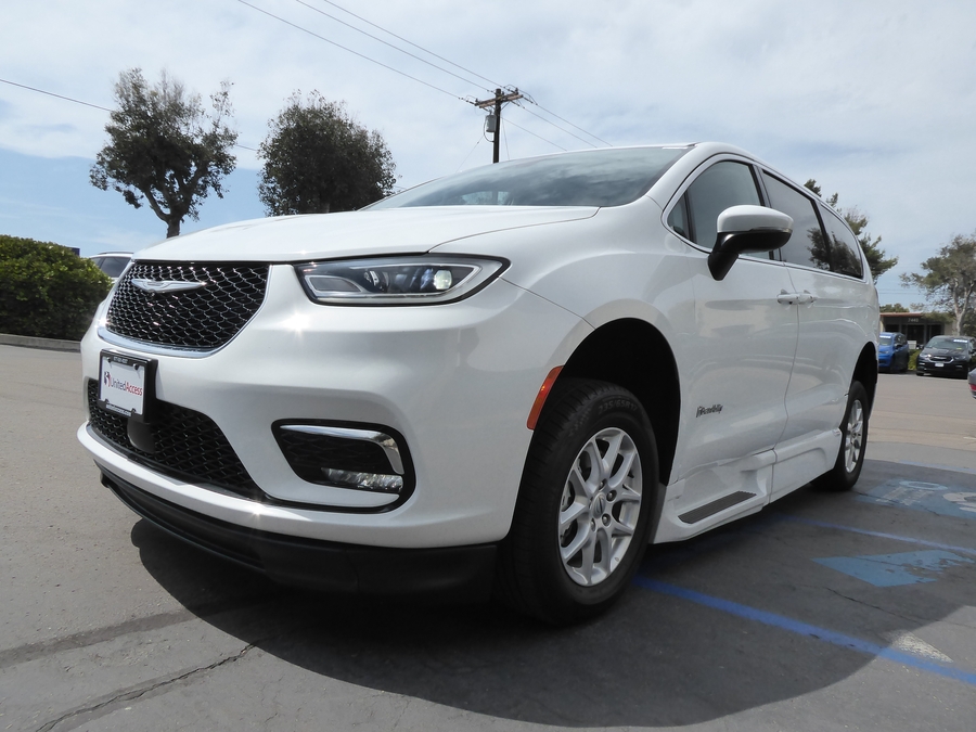 Used 2023 Chrysler Pacifica Touring L - BraunAbility Side Entry Fold Out Automatic Ramp