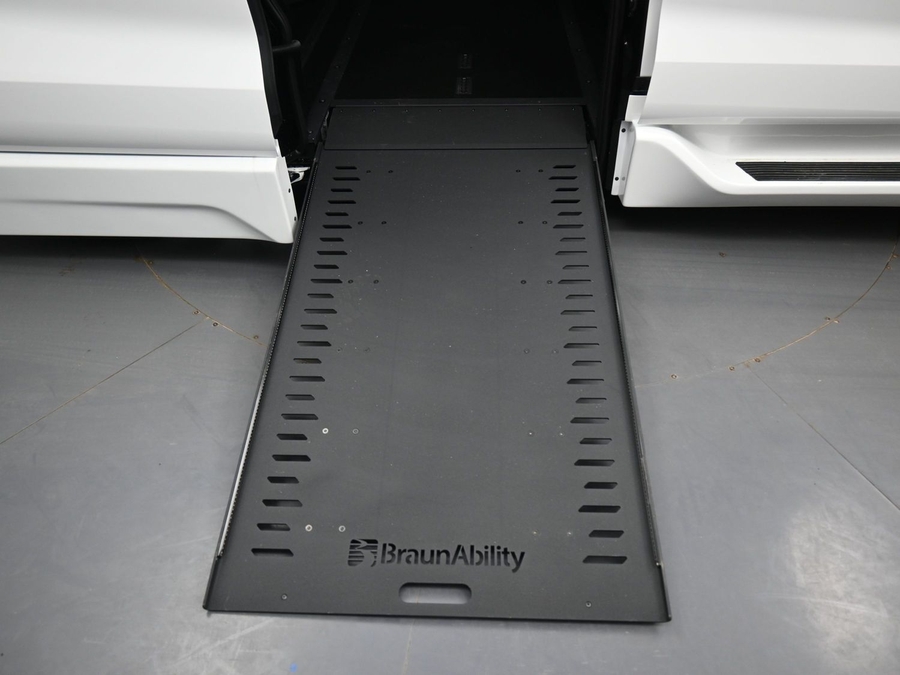 New 2026 Toyota Sienna Hybrid XSE Sport - BraunAbility Side Entry Entry In Floor Automatic Ramp