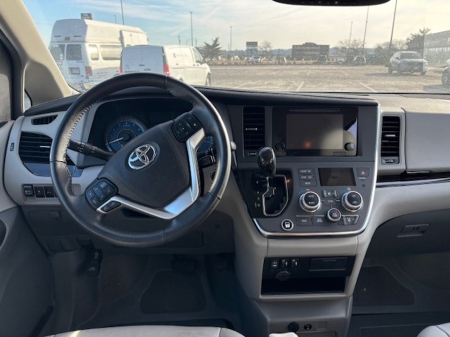 Used 2017 Toyota Sienna XLE - BraunAbility Side Entry Entry In Floor Automatic Ramp