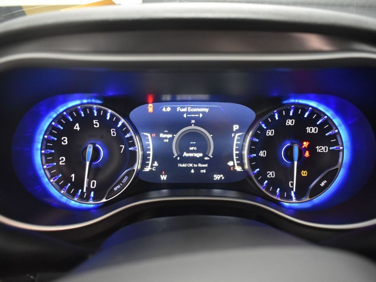 2025 CHRYSLER PACIFICA - Image 9