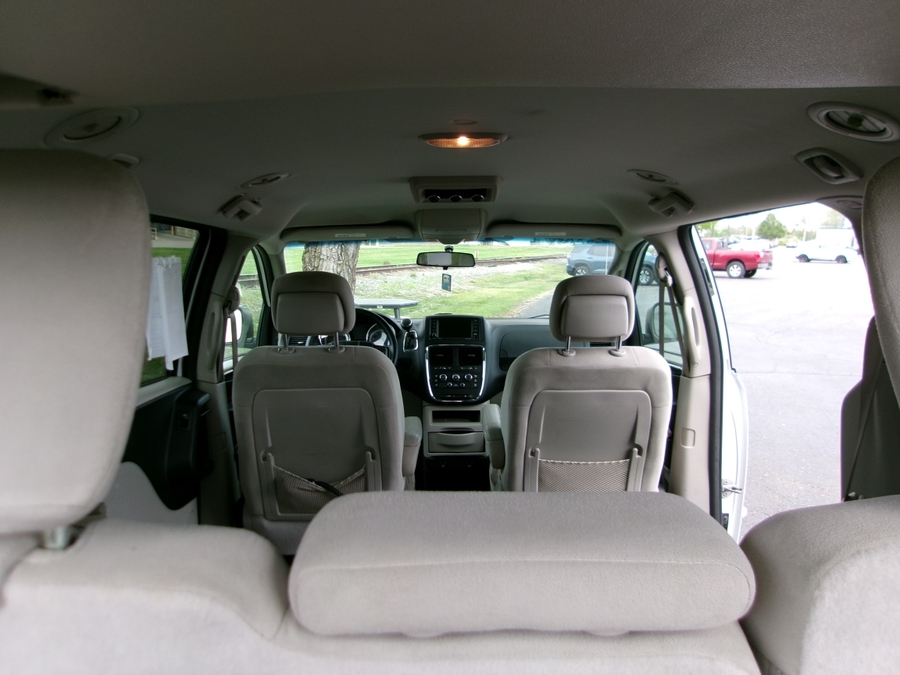 White Dodge Grand Caravan image number 9
