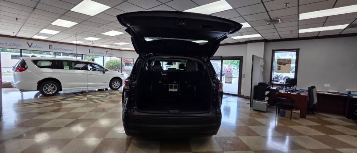 2025 TOYOTA SIENNA - Image 4