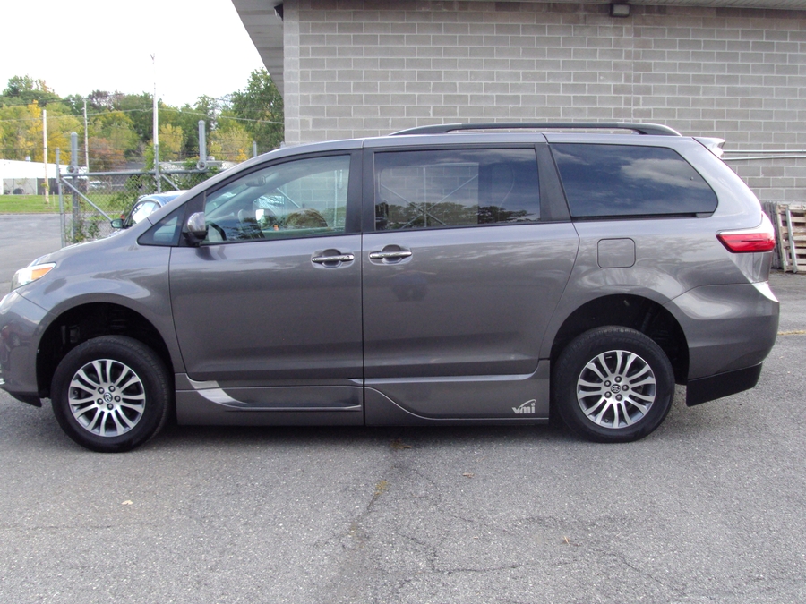 Used 2020 Toyota Sienna XLE - VMI Side Entry In Floor Automatic Ramp
