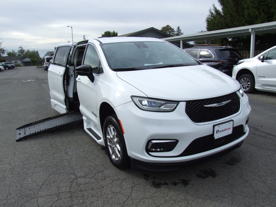 Used 2024 Chrysler Pacifica Touring L - BraunAbility Side Entry Fold Out Automatic Ramp