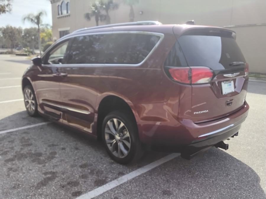 2019 CHRYSLER PACIFICA - Image 10