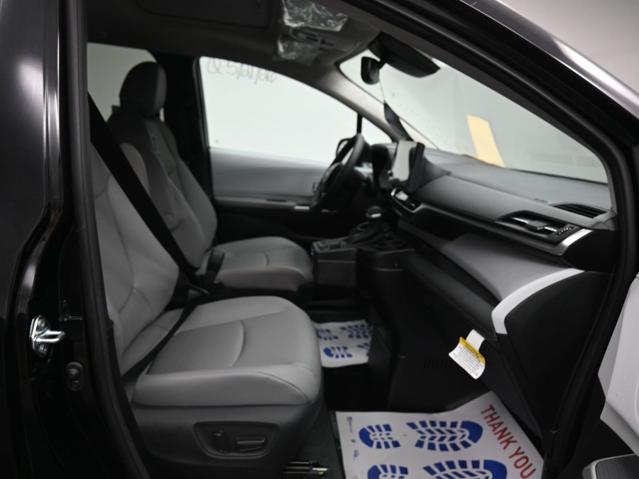 Black Toyota Sienna image number 8