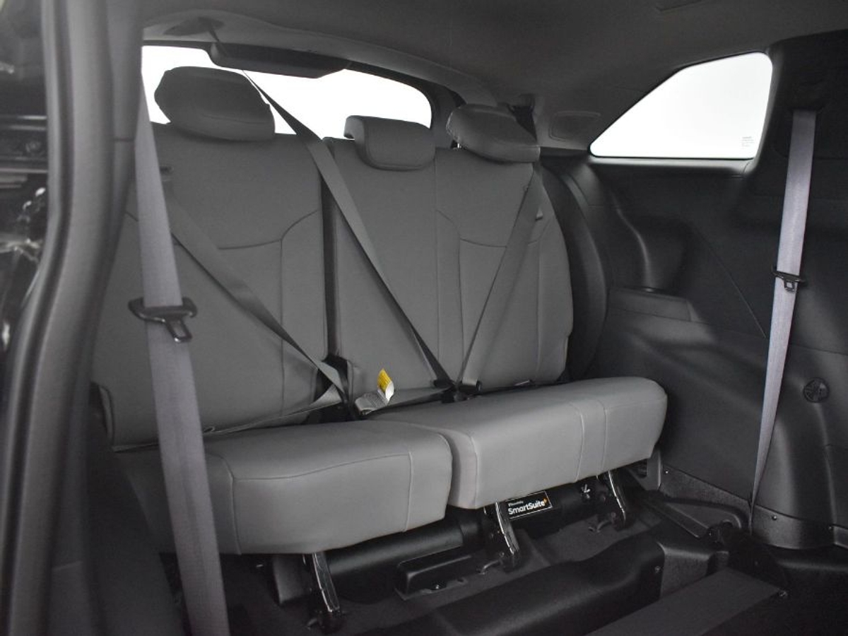 2025 TOYOTA SIENNA - Image 8