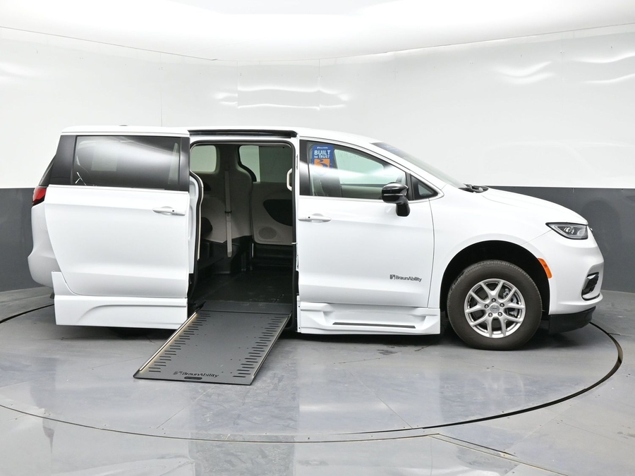 Used 2024 Chrysler Pacifica Touring L - BraunAbility Side Entry Entry In Floor Automatic Ramp