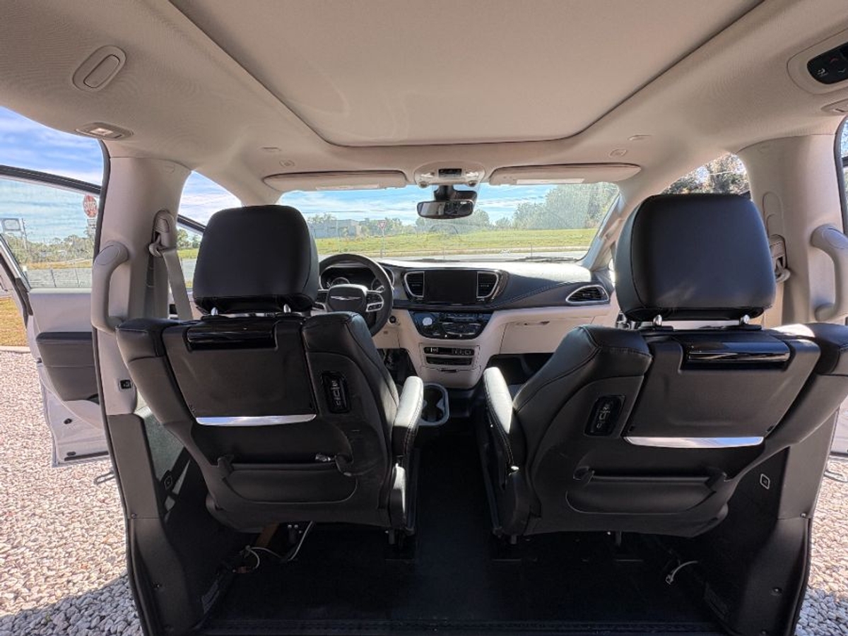 2024 CHRYSLER PACIFICA - Image 10