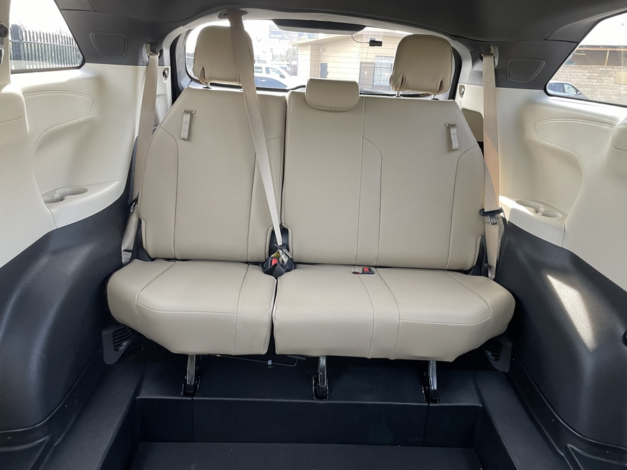 Used 2022 Toyota Sienna Hybrid XLE - AMS Side Entry Entry In Floor Automatic Ramp