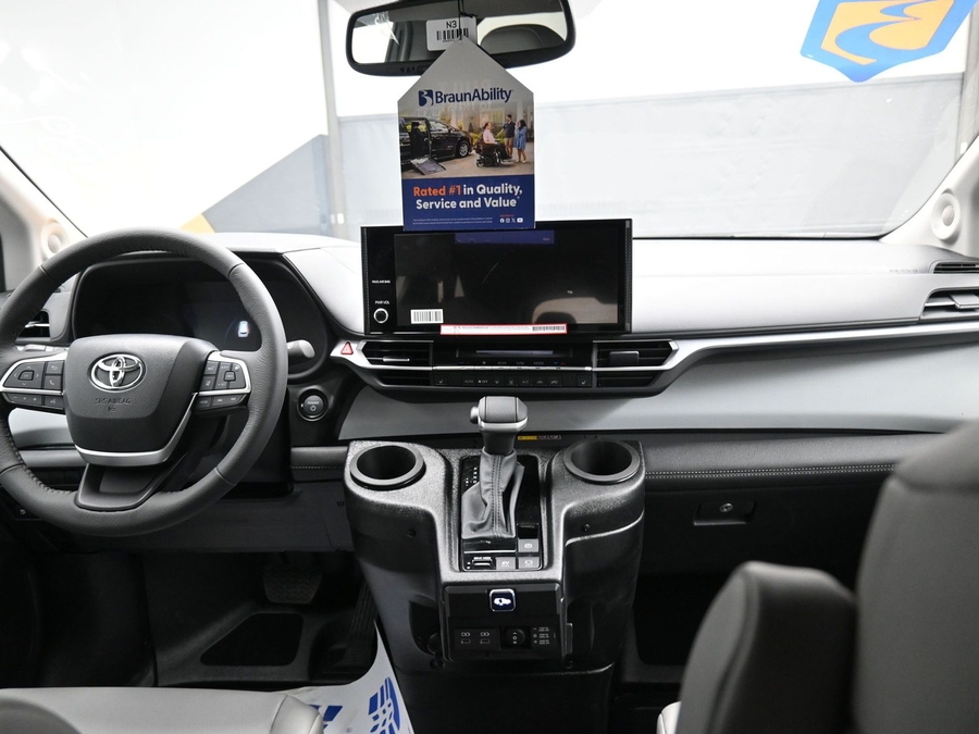 Black Toyota Sienna image number 12