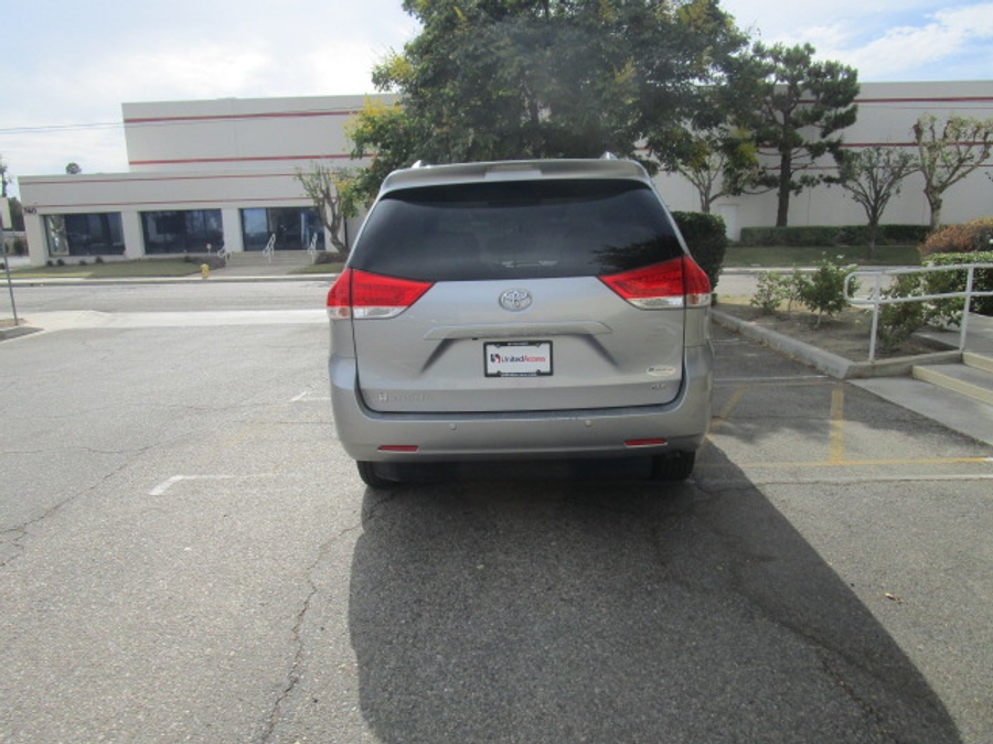 Used 2014 Toyota Sienna XLE - BraunAbility Side Entry Fold Out Automatic Ramp