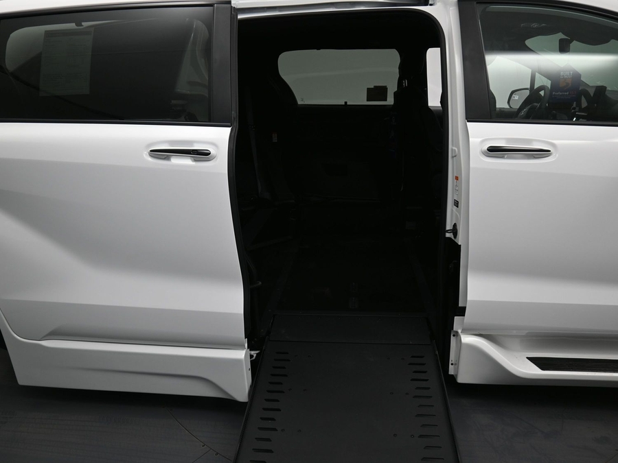 New 2025 Toyota Sienna Hybrid XSE Sport - BraunAbility Side Entry Entry In Floor Automatic Ramp